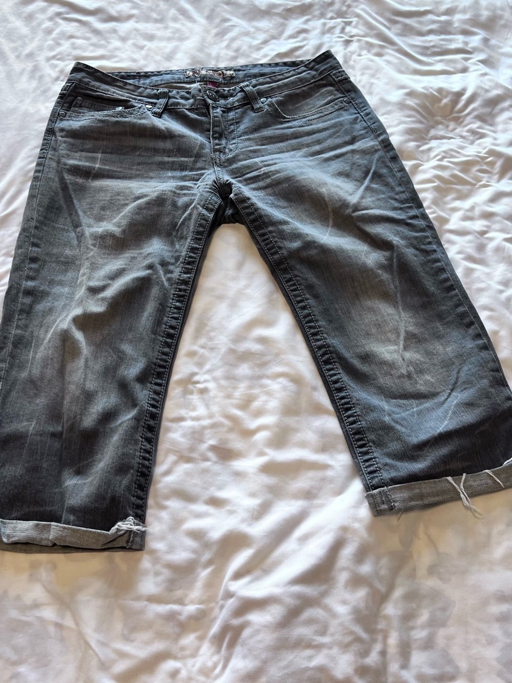 Women's Gray Cropped Jeans - Classic Ankle Length